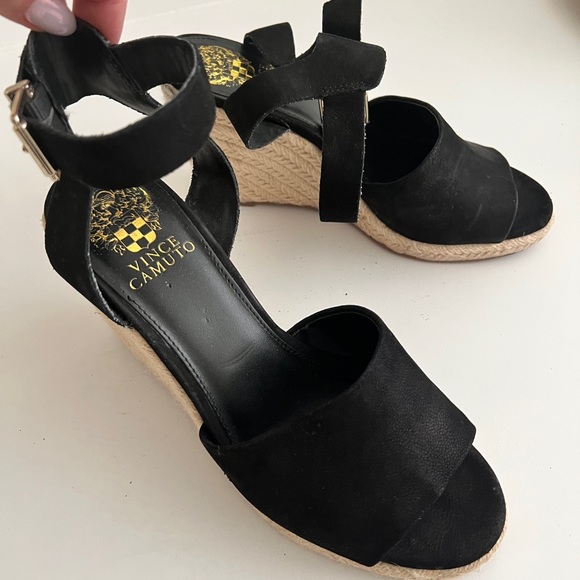 Vince Camuto Black Wedges - Picture 1 of 3
